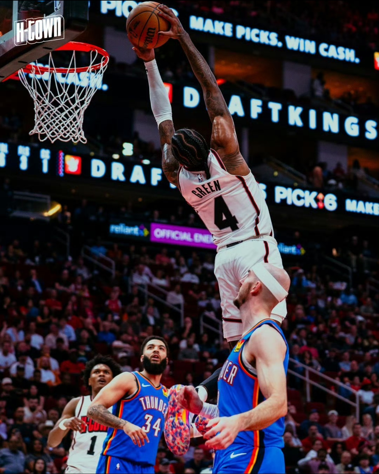 清晨突围战来临，迈阿密热火围绕NBA常规赛更衣室发声，压力陡增，更衣室氛围转暖的简单介绍